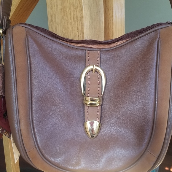Saddle River stone mountain genuine leather bag - Picture 3 of 11